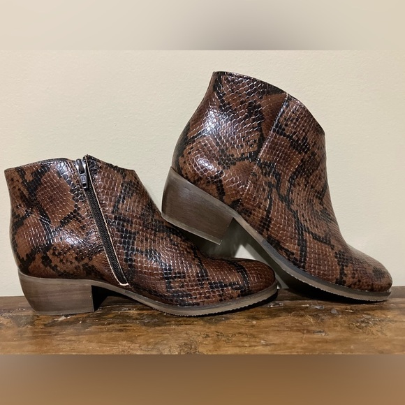 Clarks Womens MILA MYTH Leather Block heel Ankle Boots - Picture 6 of 10